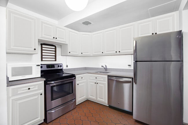Building Photo - 157 W 93rd St