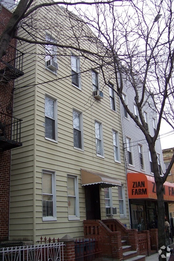Primary Photo - 413 Woodward Ave