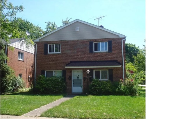 Building Photo - 285 E 200th St