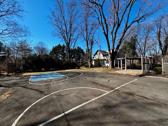 Foto del edificio - 8122 John Mosby Hwy