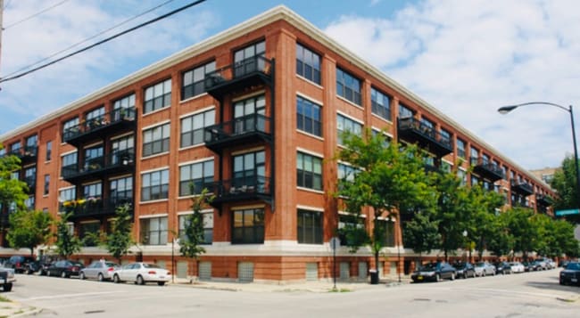 Photo - 1040 W Adams St Apartment