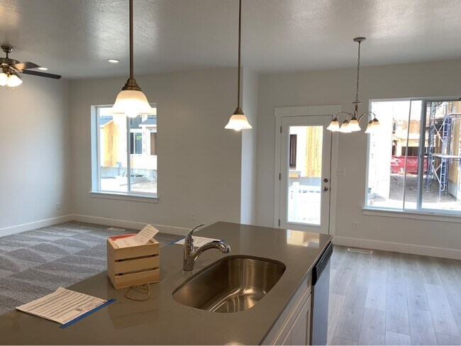 Foto del edificio - 3740 W 2380 N