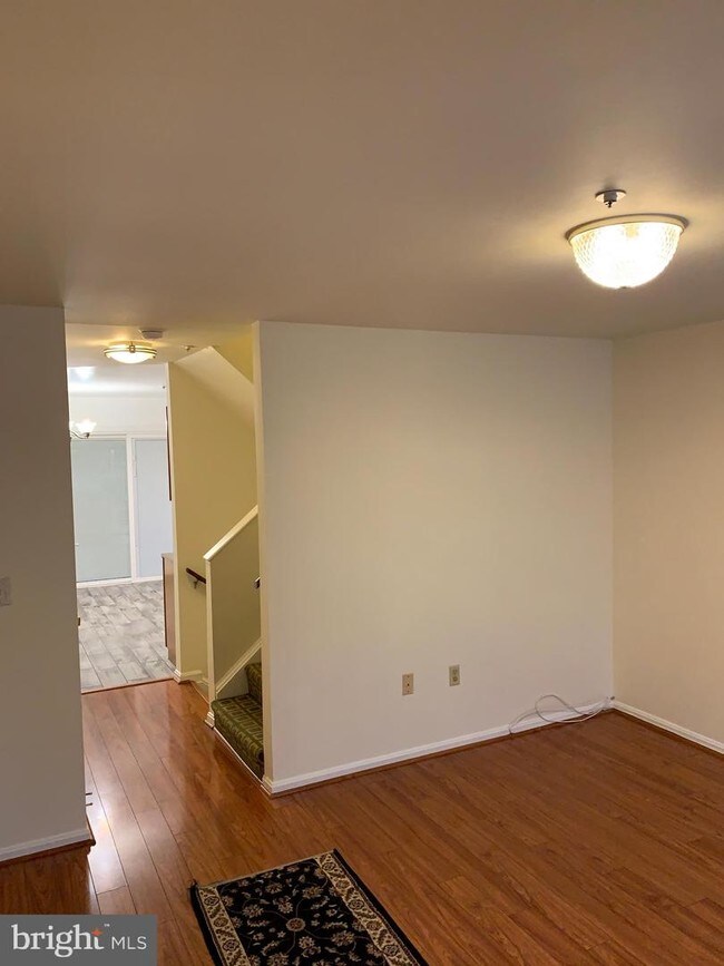 Building Photo - 1325 Belmont St NW