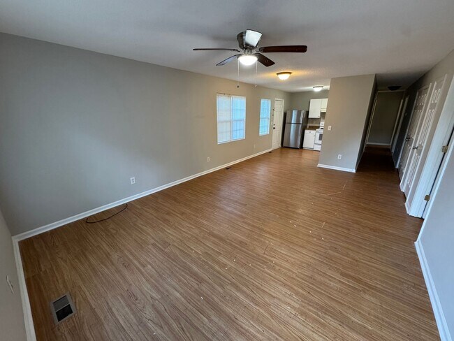 Foto del edificio - 4 Bed/2 Bath near downtown Clayton