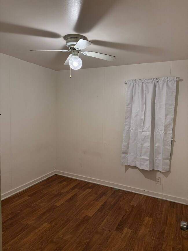 Foto del edificio - 5637 Walker Ave