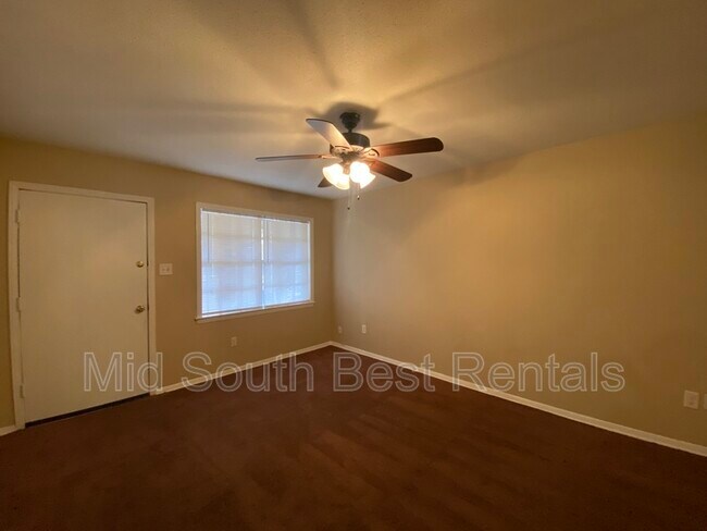 Foto del edificio - 3988 Oakshire St