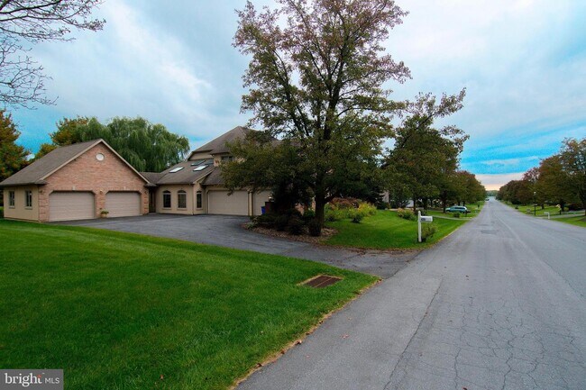 Foto del edificio - 4203 Eisenhower Dr