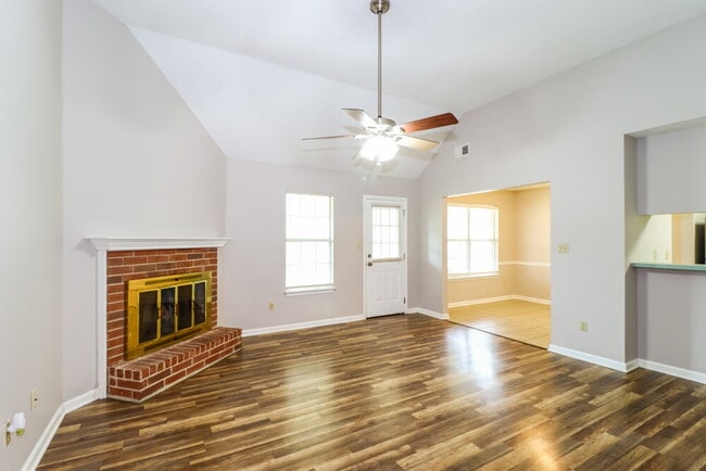 Building Photo - 9587 Daly Dr