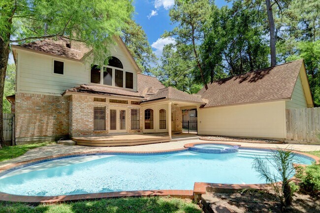Foto del edificio - 127 Rush Haven Dr