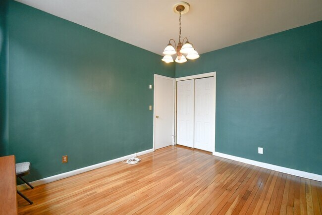 Foto del edificio - 4 Commonwealth Ct