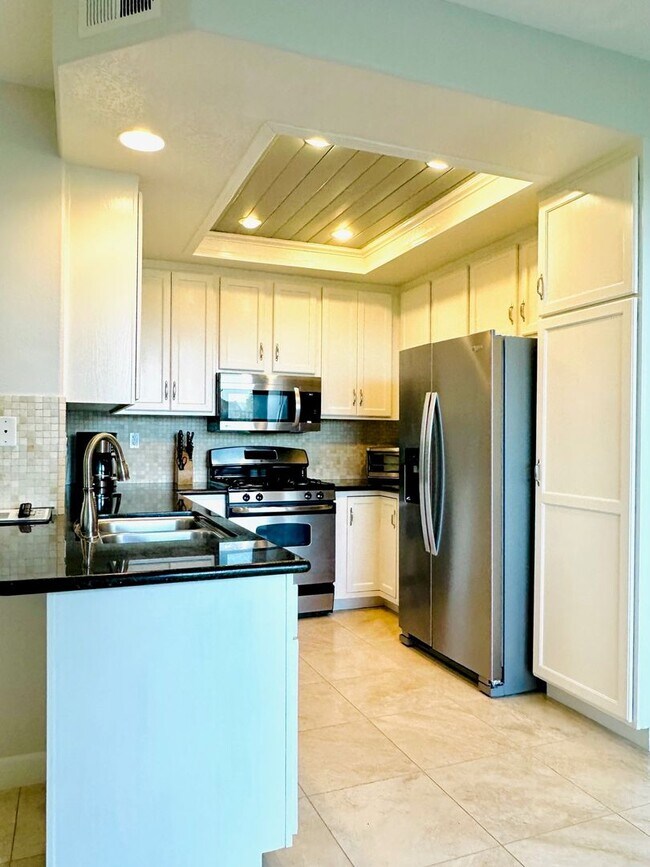 Building Photo - Picture Perfect Fully Furnished House! 3bd...