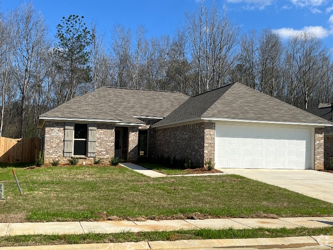Building Photo - 541 Silver Hill Dr