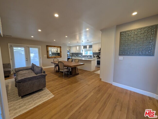 Building Photo - 5768 Graves Ave