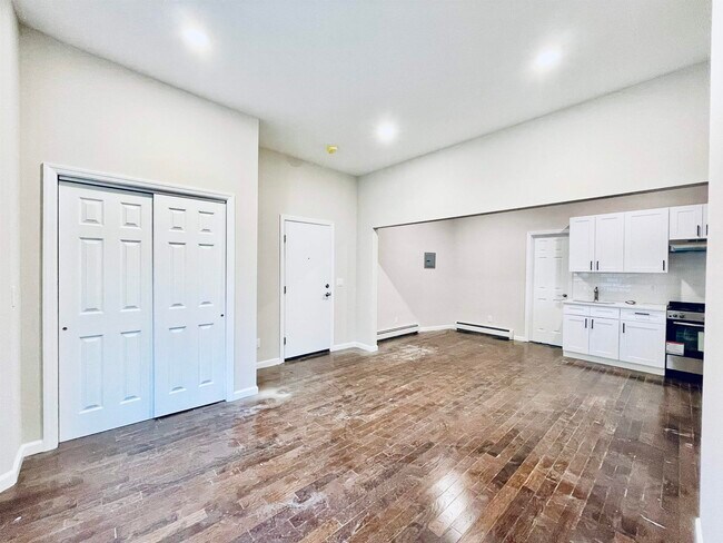 Foto del edificio - 1607 Kerrigan Ave