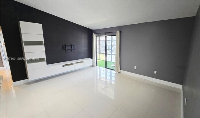 Foto del edificio - 18785 NW 62nd Ave