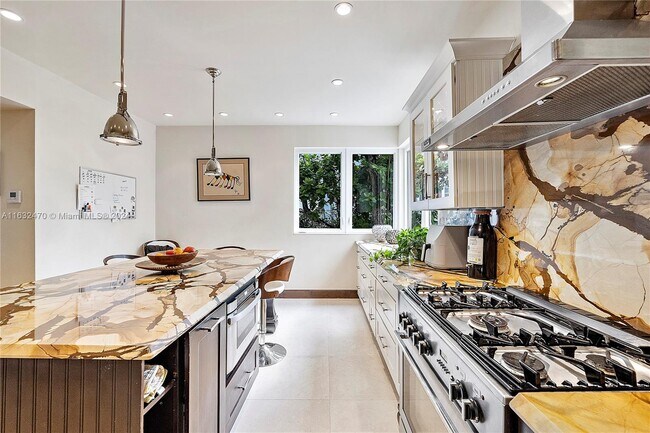 Foto del edificio - 7141 E Lago Dr