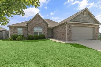 Building Photo - 1100 Ellen Ray Ln