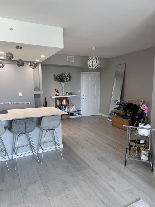 Building Photo - 275 NE 18th St