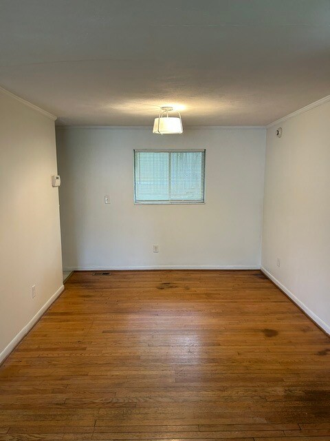 Building Photo - 2300 Oakland Dr NW
