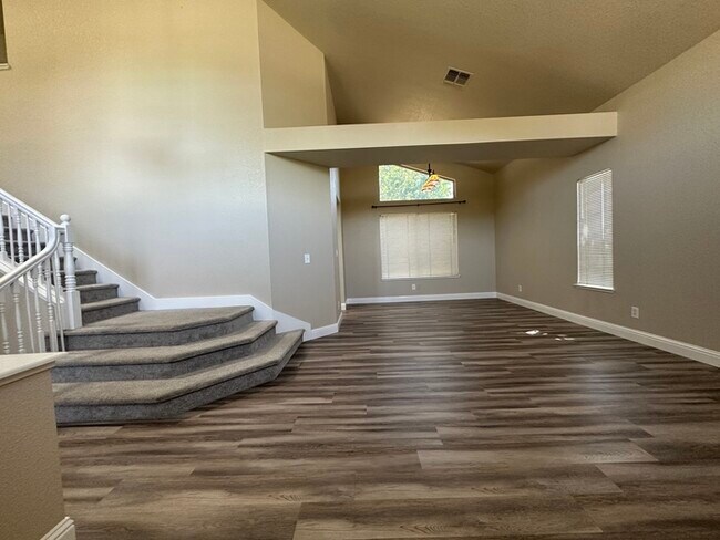 Foto del edificio - 1318 Foxhollow Way