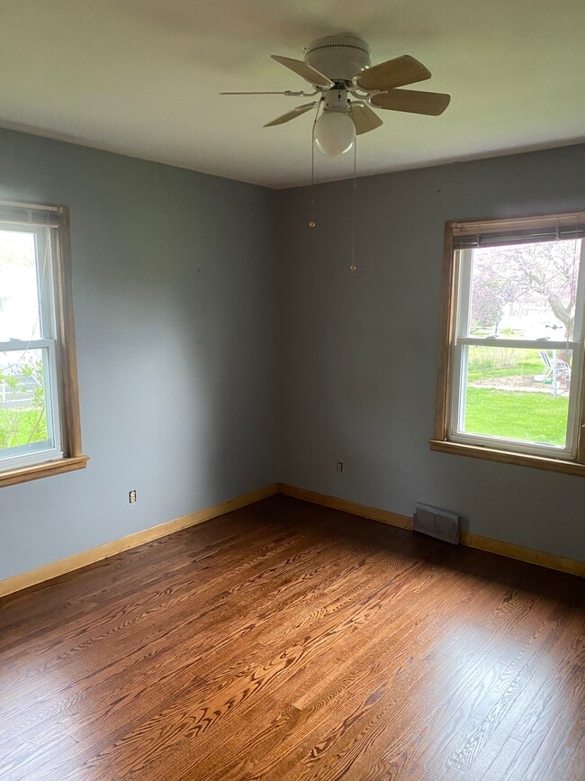 Building Photo - Spring valley 319