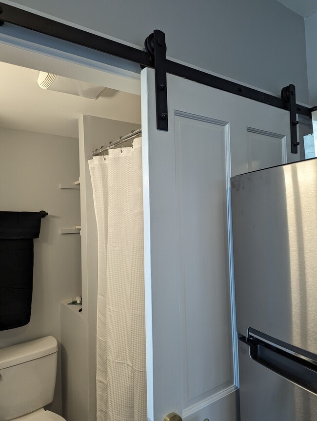 Building Photo - 8 Pleasant St