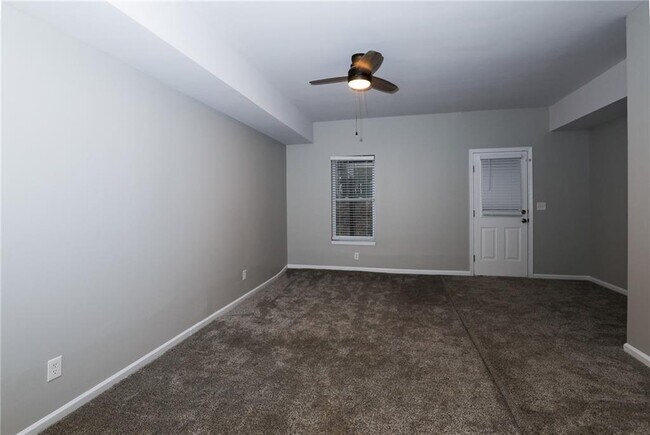 Foto del edificio - 2145 Hollywood Dr NW