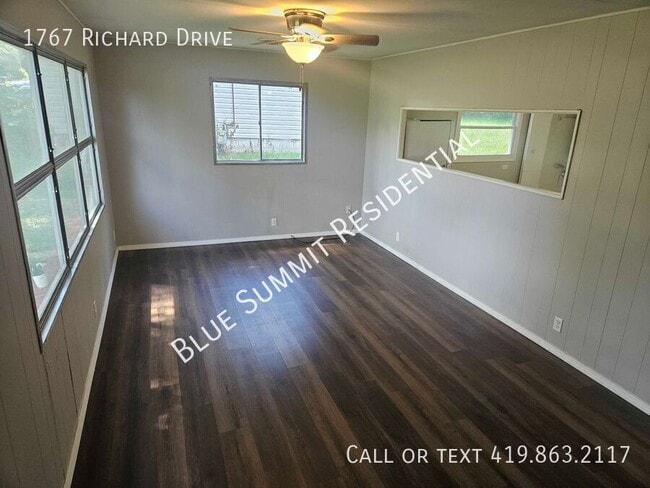 Foto del edificio - 1767 Richard Dr