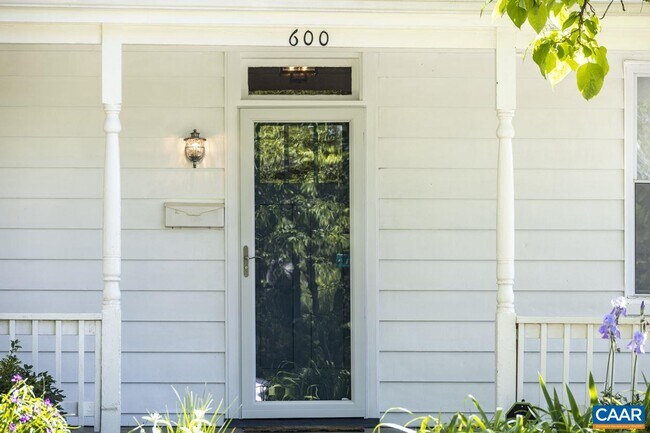Building Photo - 600 Hinton Ave