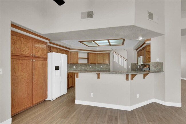 Foto del edificio - Green Valley Henderson recently remodeled ...