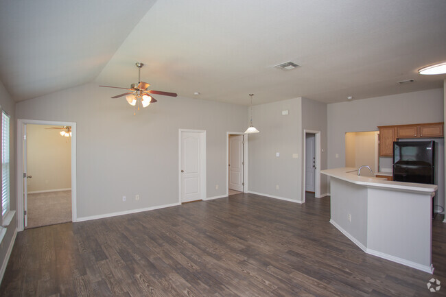 3BR, 2BA - 1301SF - Longhorn Cove Townhomes