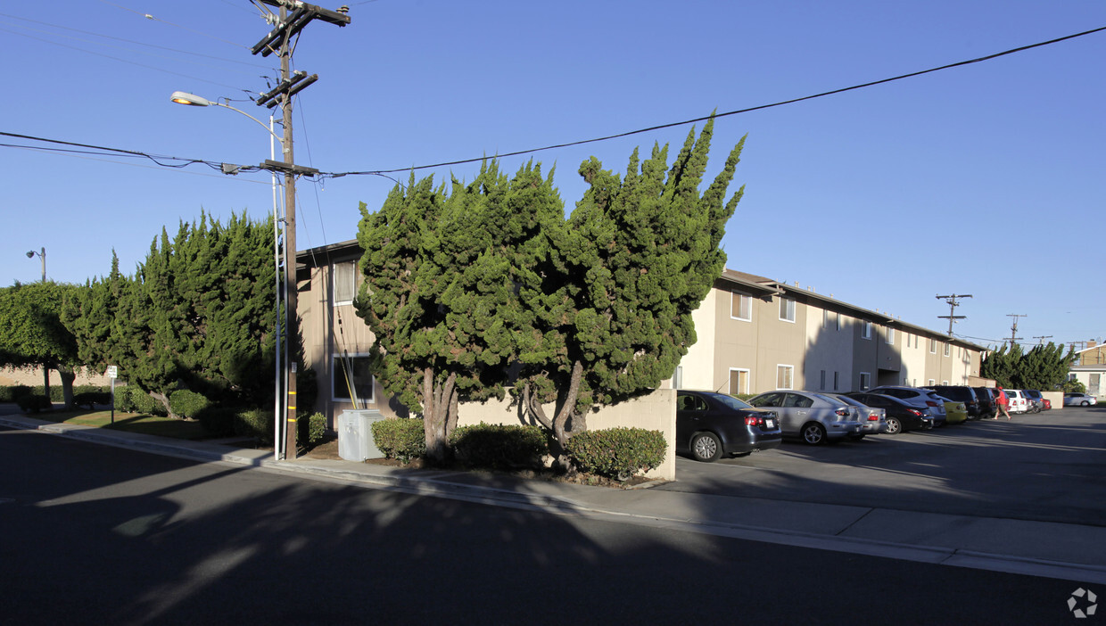 Building Photo - Meadowlark Apartments