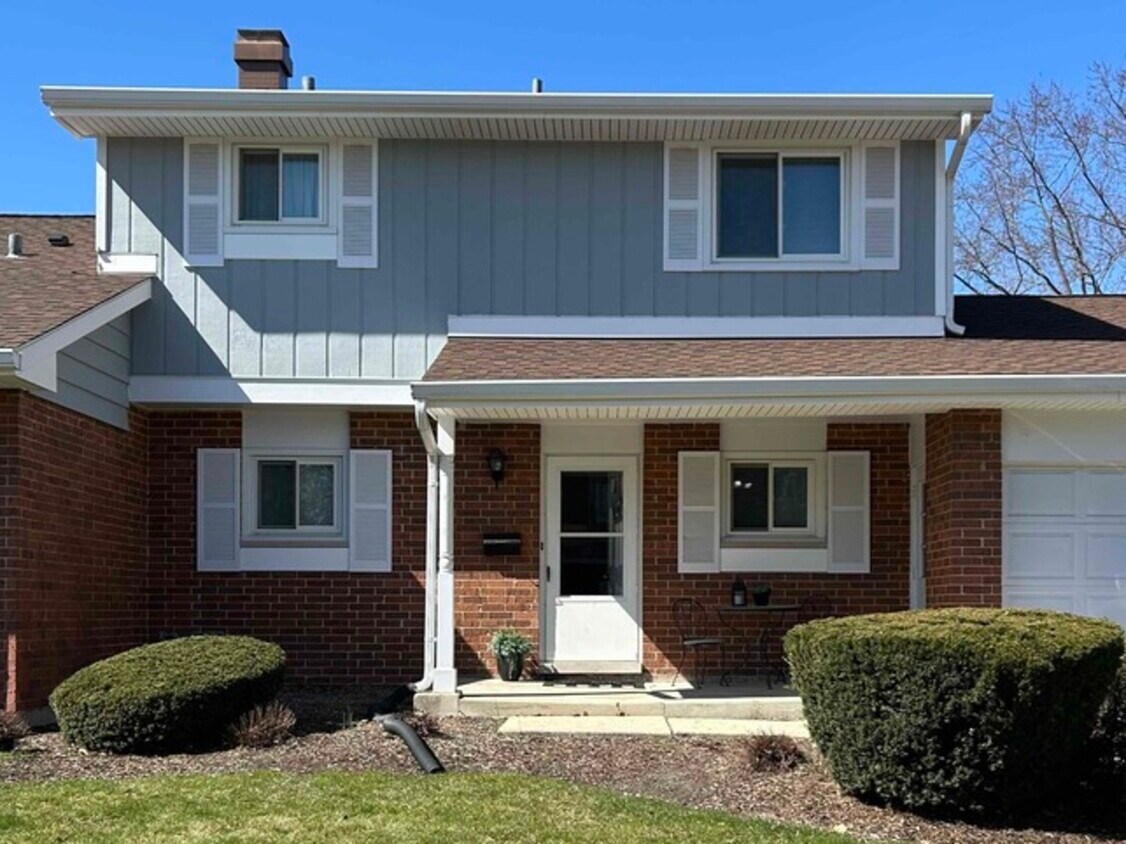 1566 Dundee Dr, Wheaton, IL 60189 Townhome Rentals in Wheaton IL