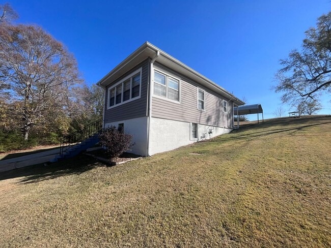 Building Photo - Back on the Market! Now Available!