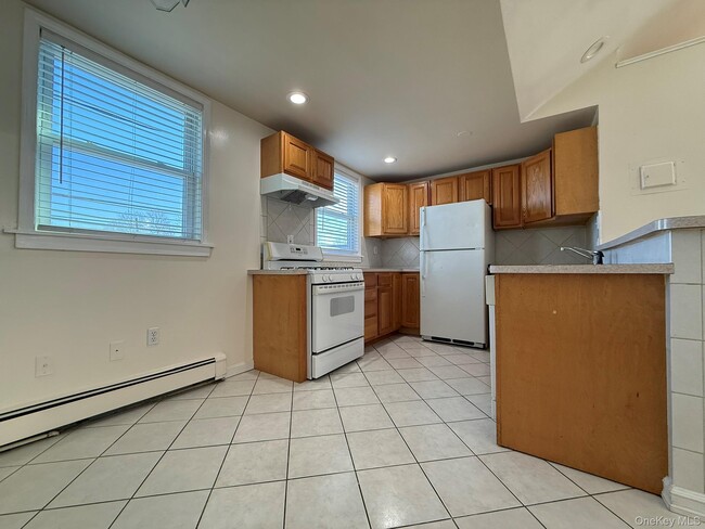 Building Photo - 51 Schneider Ave