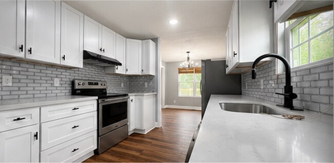 Foto del edificio - 246 Lynhaven Dr