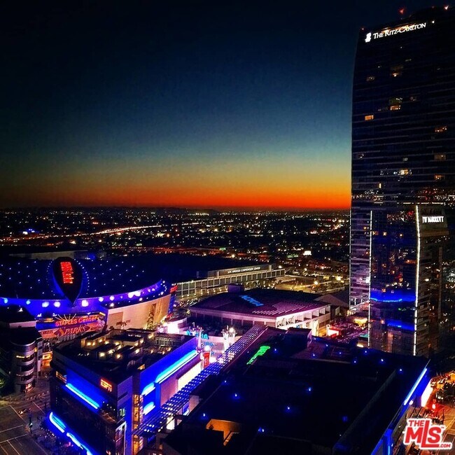 Foto del edificio - 717 W Olympic Blvd