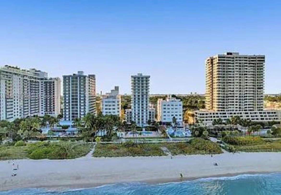 Primary Photo - 2457 Collins Ave