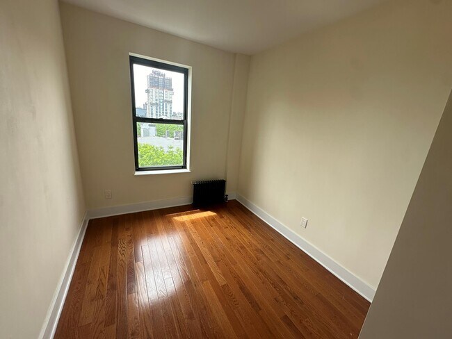 Building Photo - 171 Meserole St