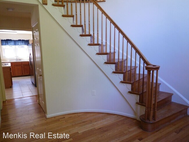 Building Photo - 4 br, 2.5 bath House - 108 Englefield Dr.