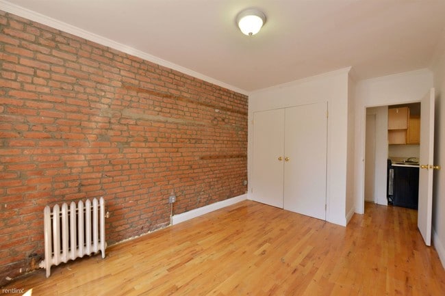 Building Photo - 145 Bleecker St