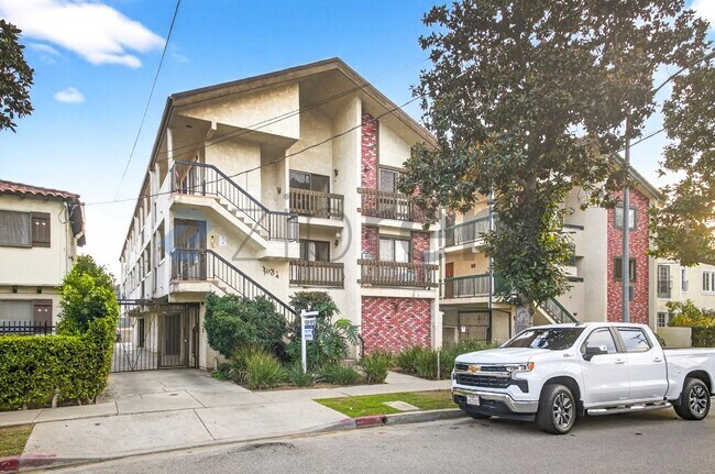 Foto del edificio - 1004 E Garfield Ave