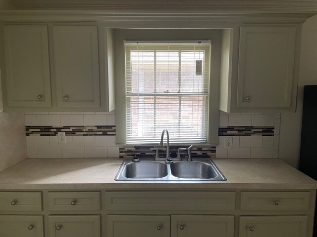 Kitchen Sink - 3903 Anita St