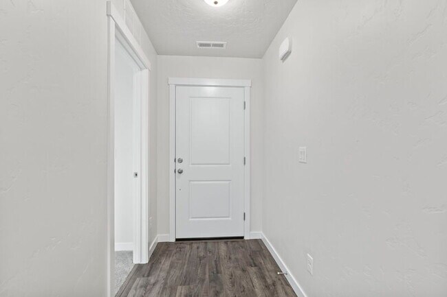 Foto del edificio - 10411 Rockaway Ridge St