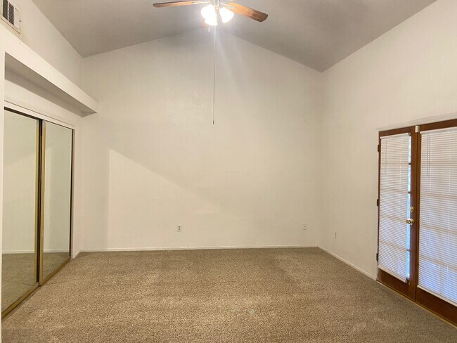 Foto del edificio - 800 Walker Ln