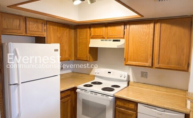 Foto del edificio - 1645 W Baseline Rd
