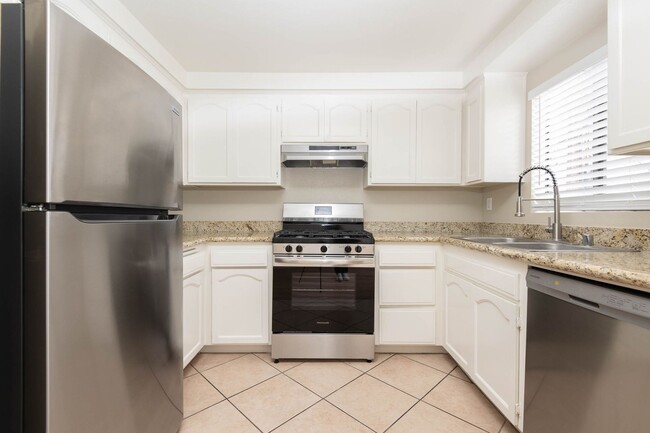 Interior Photo - 5452 Alvern
