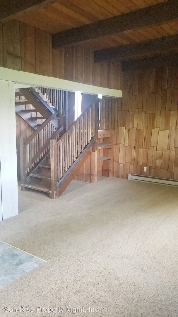 Building Photo - 3 br, 1.5 bath House - 5362 Northwest Dr #56