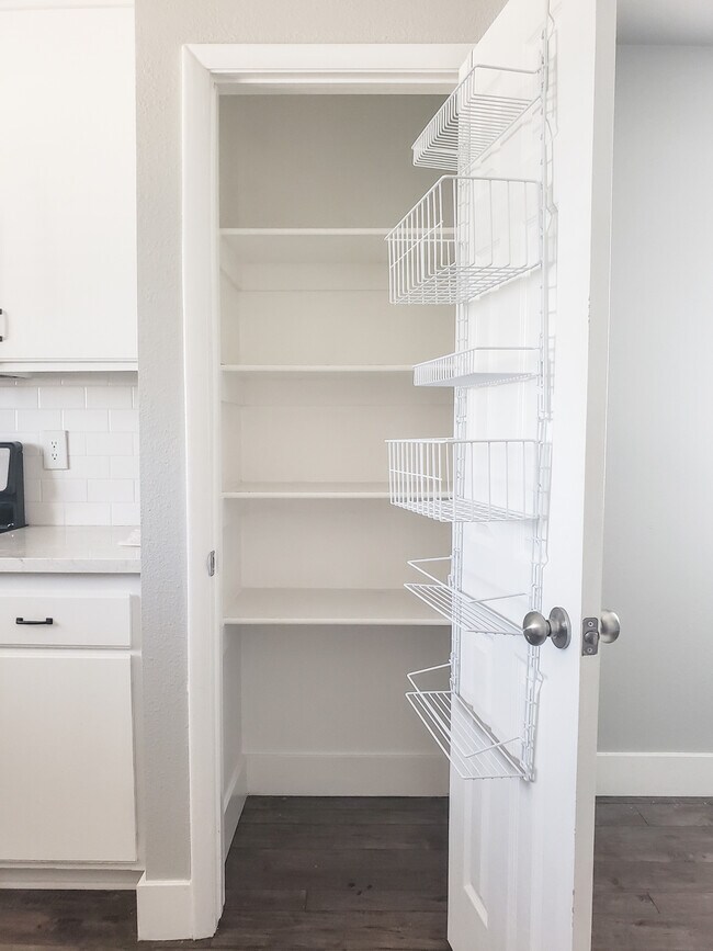 Building Photo - 51305 Avenida Vallejo