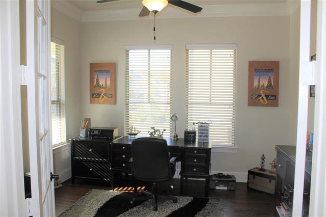 Foto del edificio - 328 Loma Alta Dr